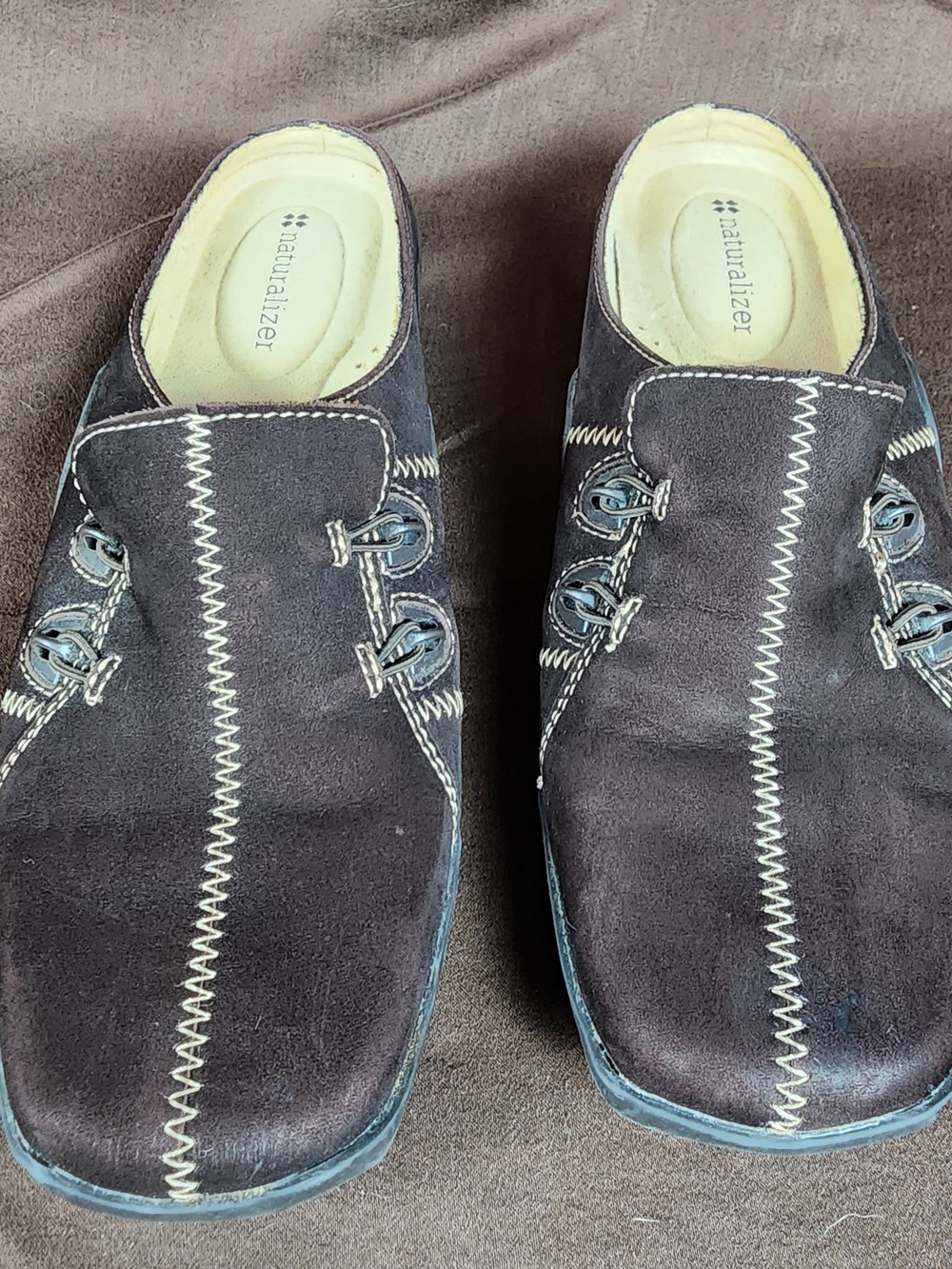 Naturalizer Brown Suede Women's Slip-On Mules with Contrast Stitching